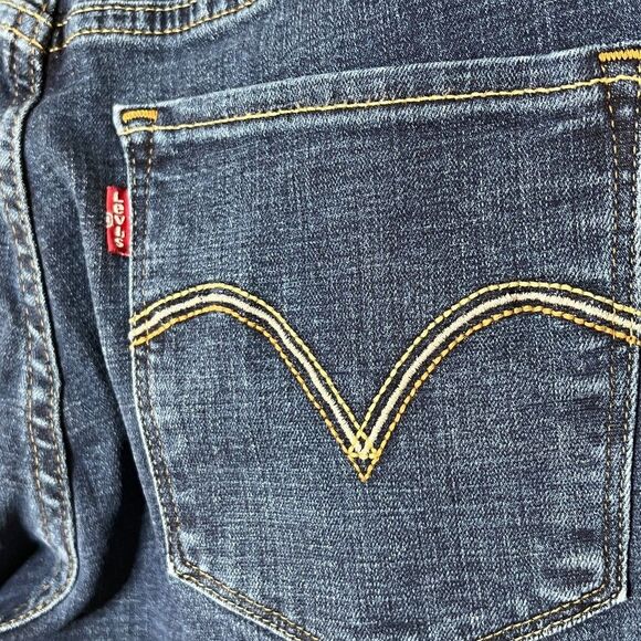 LEVI'S WOMEN'S SIZE 10R MID-RISE CLASSIC CASUAL EVERYDAY BOOTCUT JEANS - Picture 13 of 14